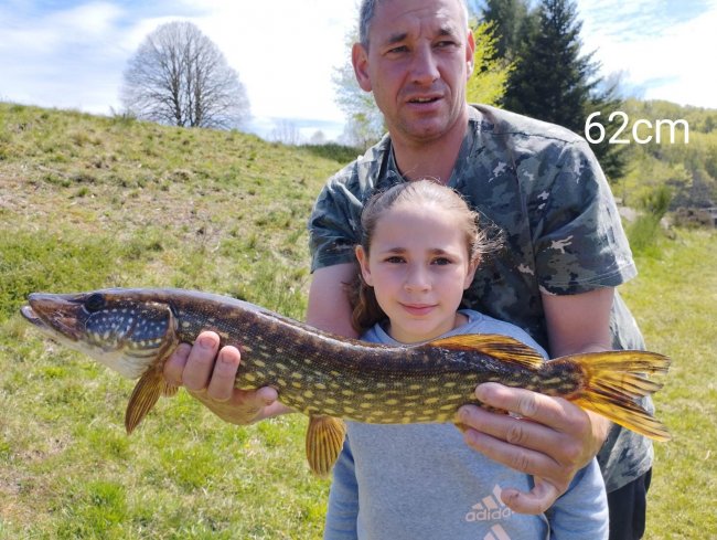 Lina, Clara et Yves, Avril 2023.